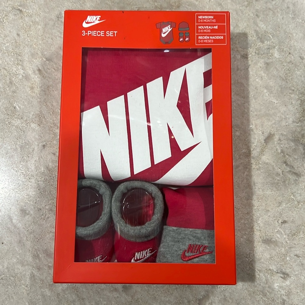 Nike 3-Peice set